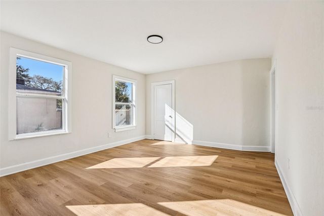 305 28TH STREET S, St Petersburg, FL 33712