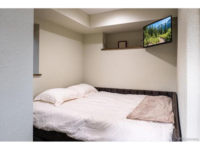 6455 Spruce Ave, Green Mountain Falls, CO 80819