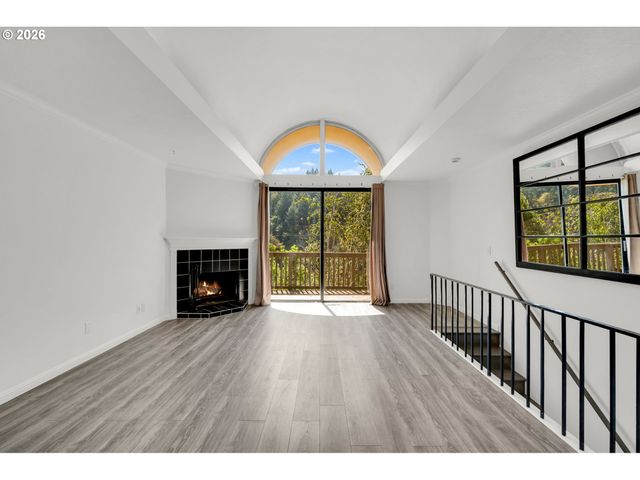 851 Sw BROADWAY Dr 52, Portland, OR 97201