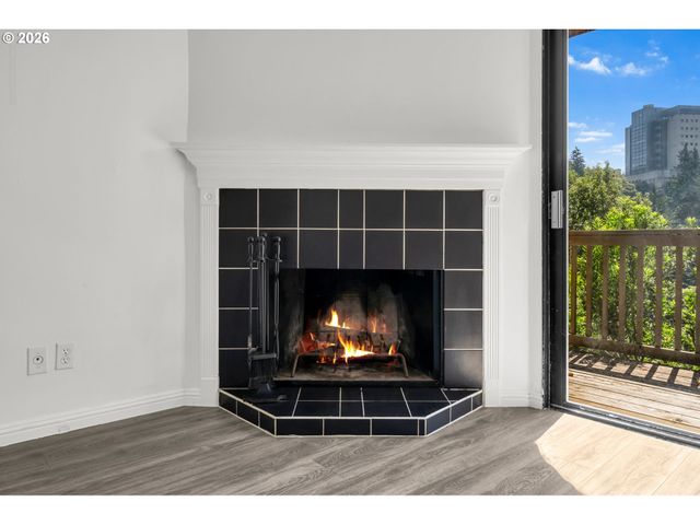 851 Sw BROADWAY Dr 52, Portland, OR 97201