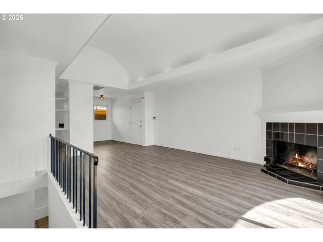 851 Sw BROADWAY Dr 52, Portland, OR 97201
