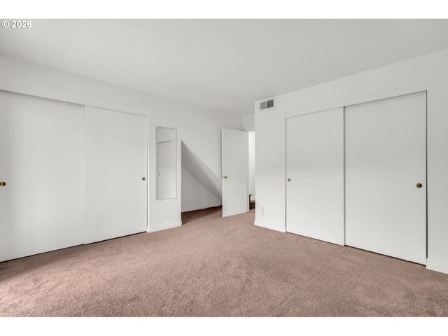 851 Sw BROADWAY Dr 52, Portland, OR 97201