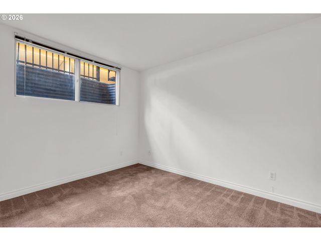 851 Sw BROADWAY Dr 52, Portland, OR 97201