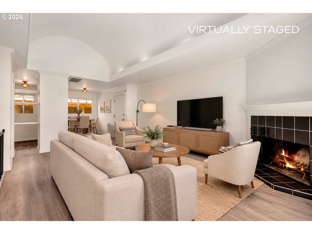 851 Sw BROADWAY Dr 52, Portland, OR 97201