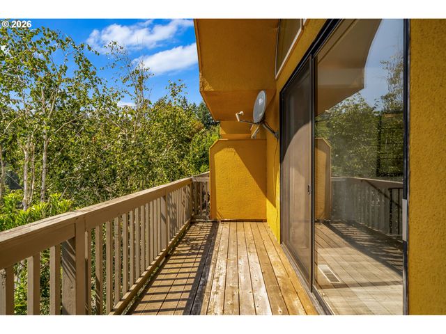 851 Sw BROADWAY Dr 52, Portland, OR 97201