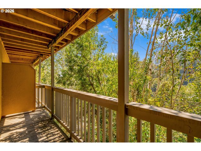 851 Sw BROADWAY Dr 52, Portland, OR 97201