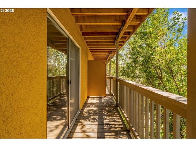 851 Sw BROADWAY Dr 52, Portland, OR 97201