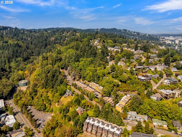 851 Sw BROADWAY Dr 52, Portland, OR 97201