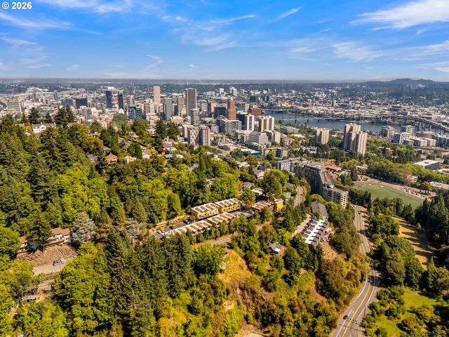 851 Sw BROADWAY Dr 52, Portland, OR 97201