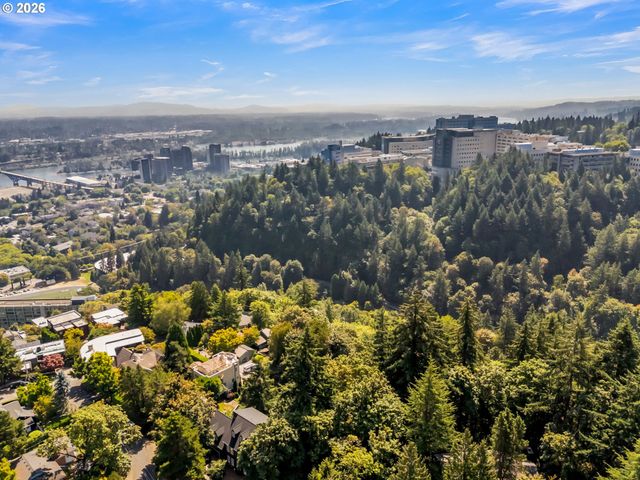 851 Sw BROADWAY Dr 52, Portland, OR 97201