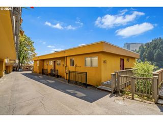 851 Sw BROADWAY Dr 52, Portland, OR 97201