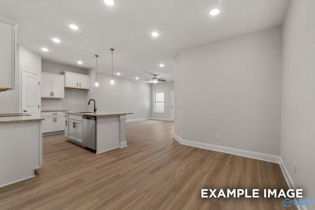 402 Clyde Lane, Hartselle, AL 35640