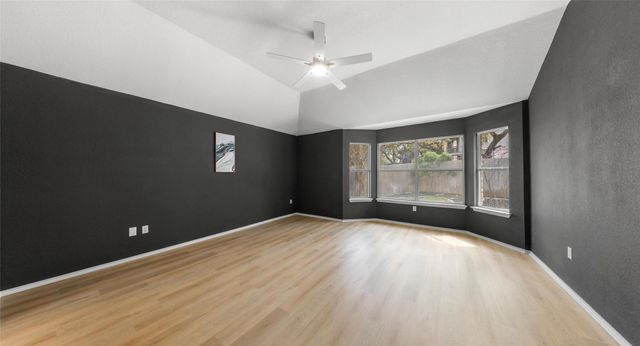 2527 Crenshaw DR, Round Rock, TX 78664