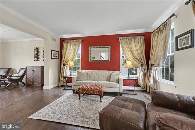 144 FOX RUN DR, Collegeville, PA 19426