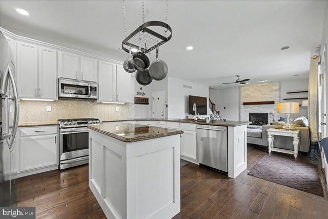 144 FOX RUN DR, Collegeville, PA 19426
