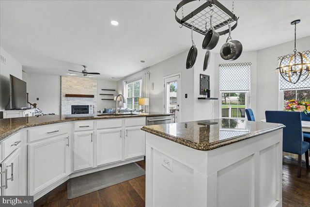144 FOX RUN DR, Collegeville, PA 19426