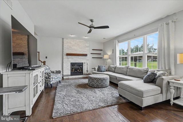 144 FOX RUN DR, Collegeville, PA 19426