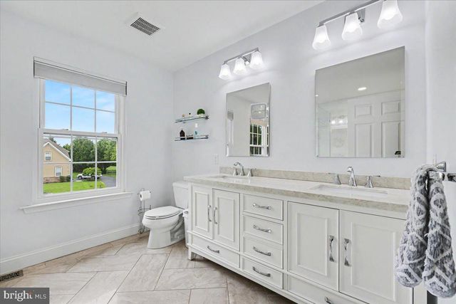 144 FOX RUN DR, Collegeville, PA 19426