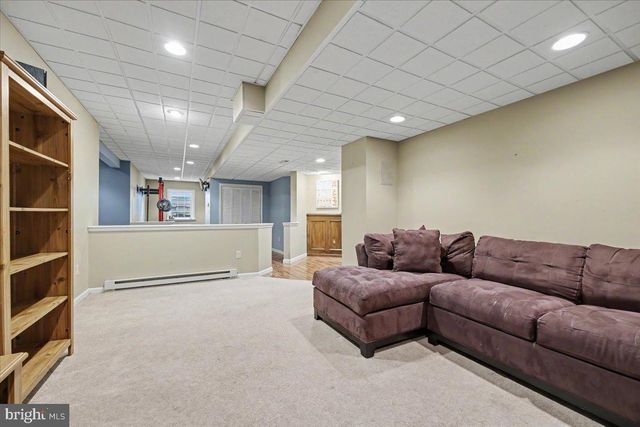 144 FOX RUN DR, Collegeville, PA 19426