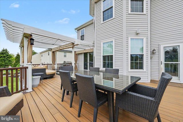 144 FOX RUN DR, Collegeville, PA 19426