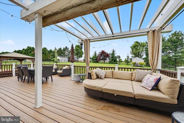 144 FOX RUN DR, Collegeville, PA 19426