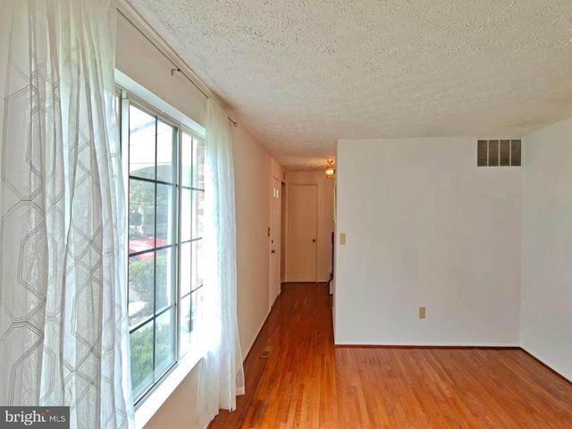 1705 WHITEWOOD LN, Herndon, VA 20170
