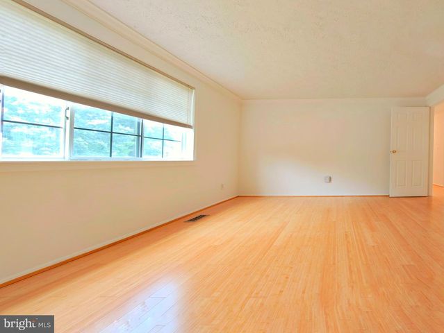 1705 WHITEWOOD LN, Herndon, VA 20170