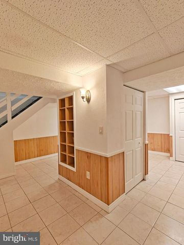 1705 WHITEWOOD LN, Herndon, VA 20170