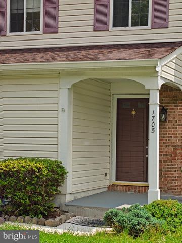 1705 WHITEWOOD LN, Herndon, VA 20170