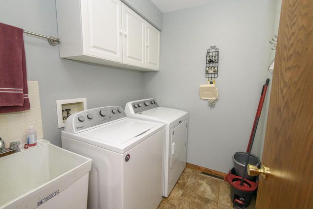 68 E Prospect STREET, Hartford, WI 53027