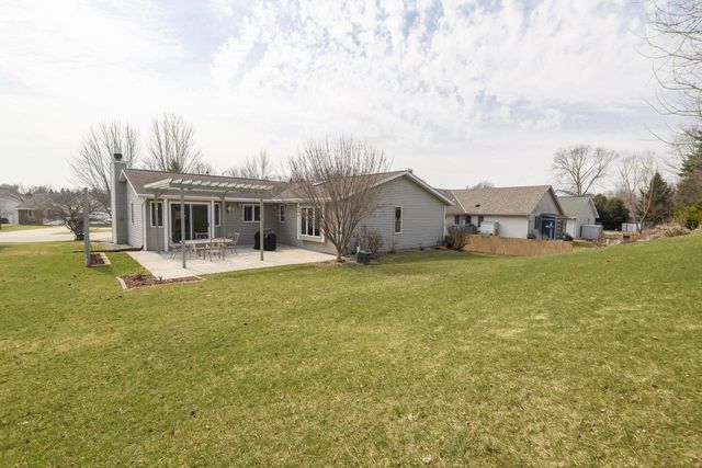 68 E Prospect STREET, Hartford, WI 53027