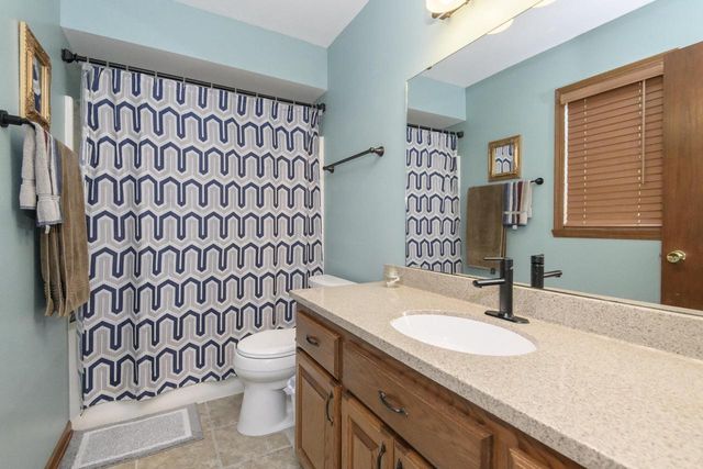 68 E Prospect STREET, Hartford, WI 53027