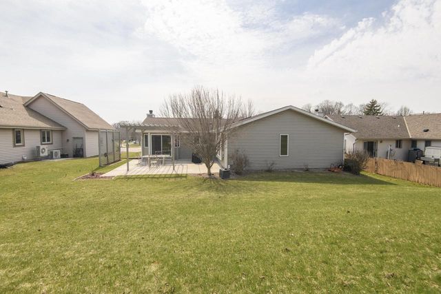 68 E Prospect STREET, Hartford, WI 53027
