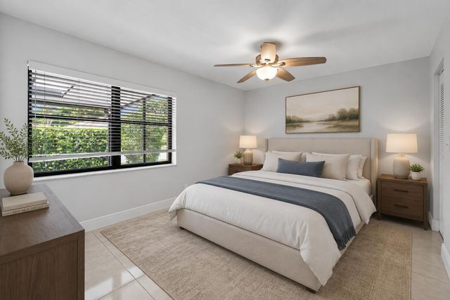5162 Tennis Lane, Delray Beach, FL 33484