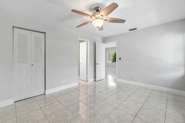 5162 Tennis Lane, Delray Beach, FL 33484