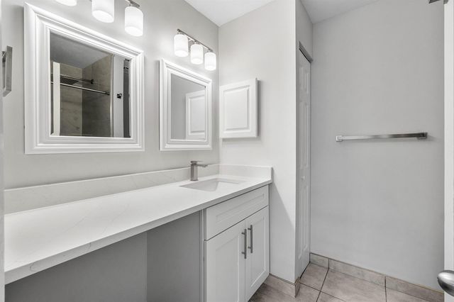 5162 Tennis Lane, Delray Beach, FL 33484