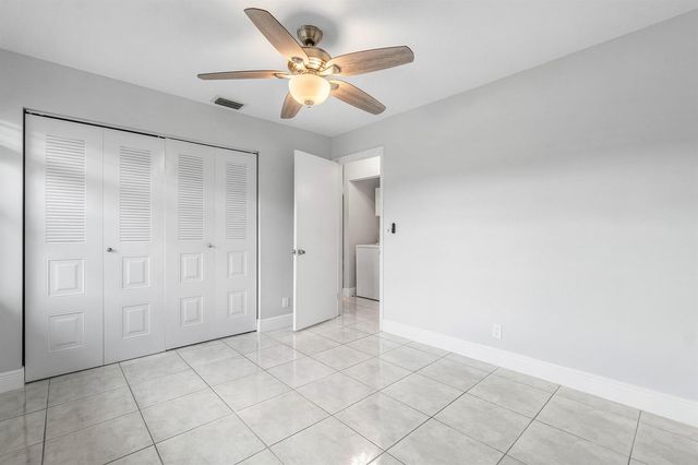 5162 Tennis Lane, Delray Beach, FL 33484