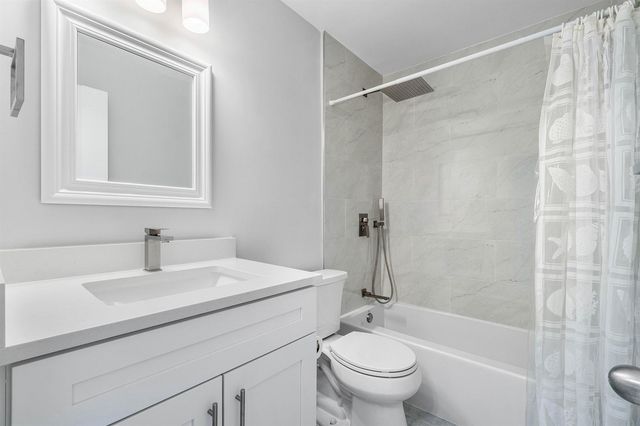 5162 Tennis Lane, Delray Beach, FL 33484