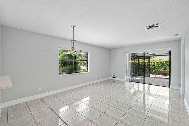 5162 Tennis Lane, Delray Beach, FL 33484