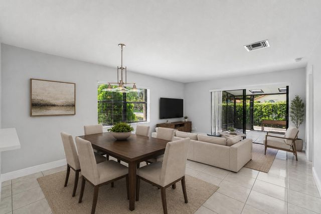 5162 Tennis Lane, Delray Beach, FL 33484