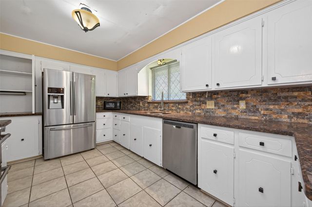 1701 Mistletoe Lane, Houston, TX 77339