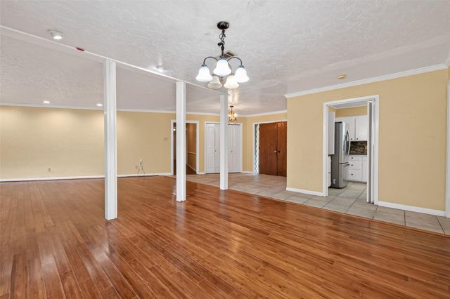 1701 Mistletoe Lane, Houston, TX 77339