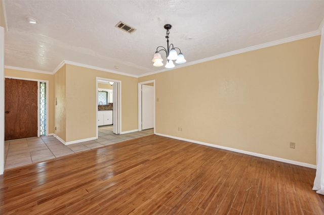 1701 Mistletoe Lane, Houston, TX 77339