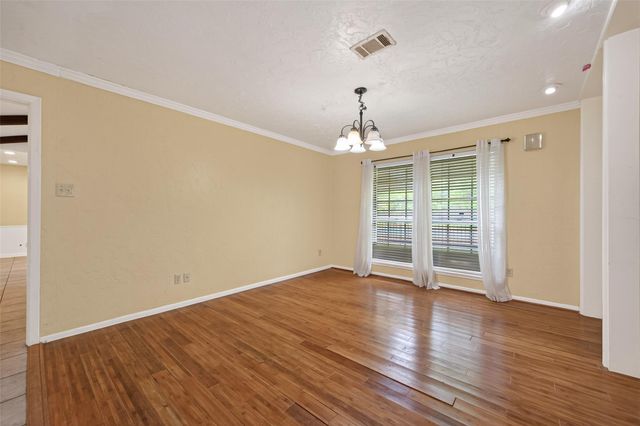 1701 Mistletoe Lane, Houston, TX 77339