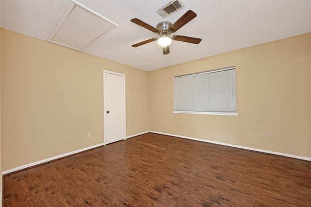1701 Mistletoe Lane, Houston, TX 77339