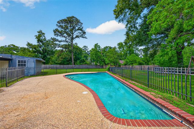 1701 Mistletoe Lane, Houston, TX 77339