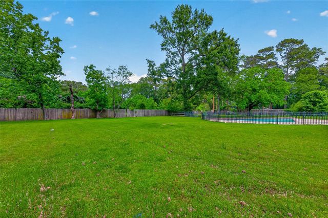 1701 Mistletoe Lane, Houston, TX 77339