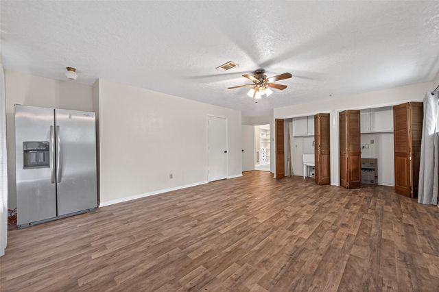 1701 Mistletoe Lane, Houston, TX 77339