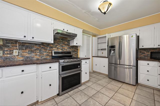 1701 Mistletoe Lane, Houston, TX 77339