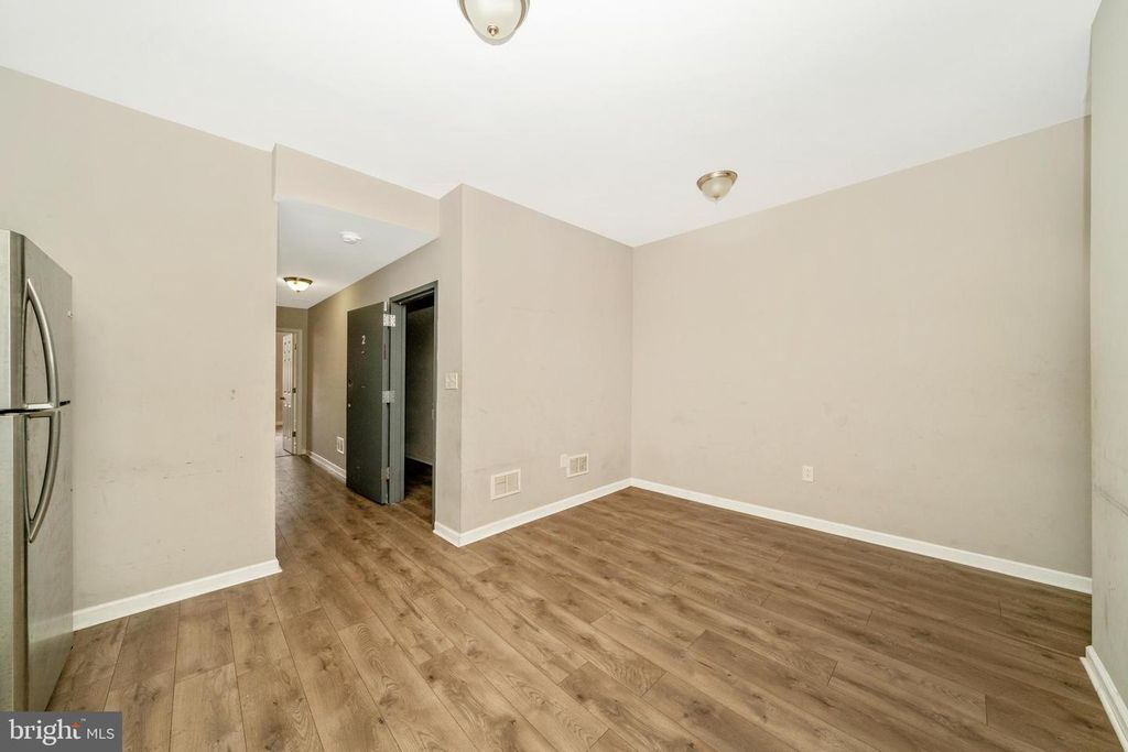Image 12 of property listing at 1014 W LANVALE ST, Baltimore, MD 21217